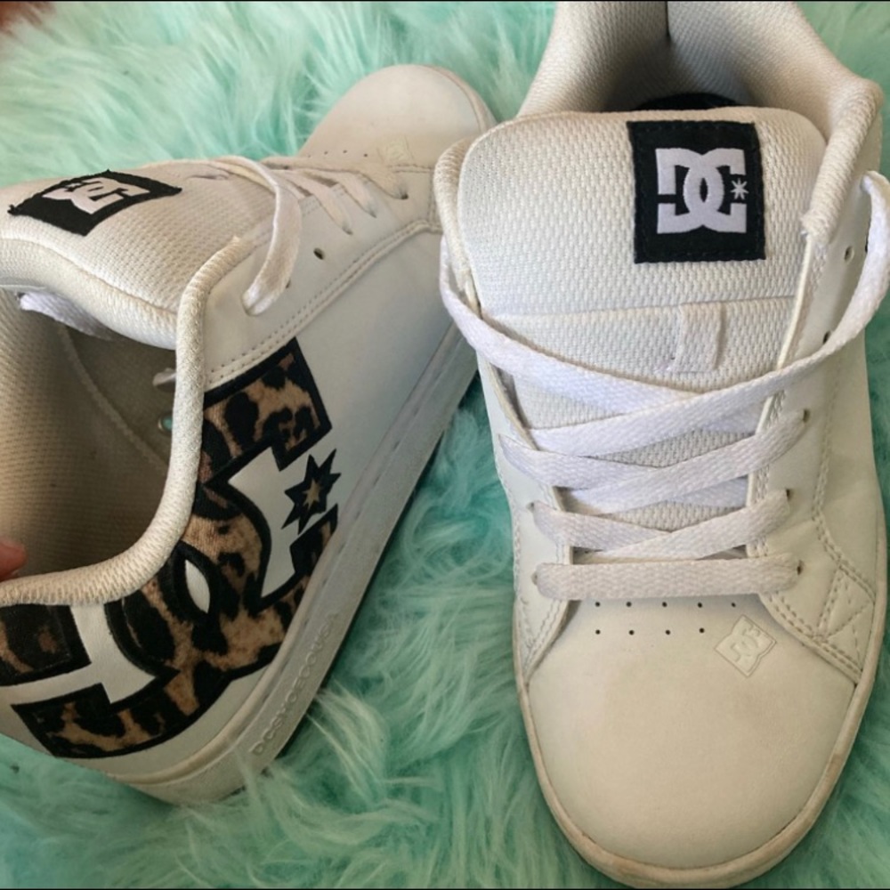 Dc cheetah print women’s court graffik size 7
